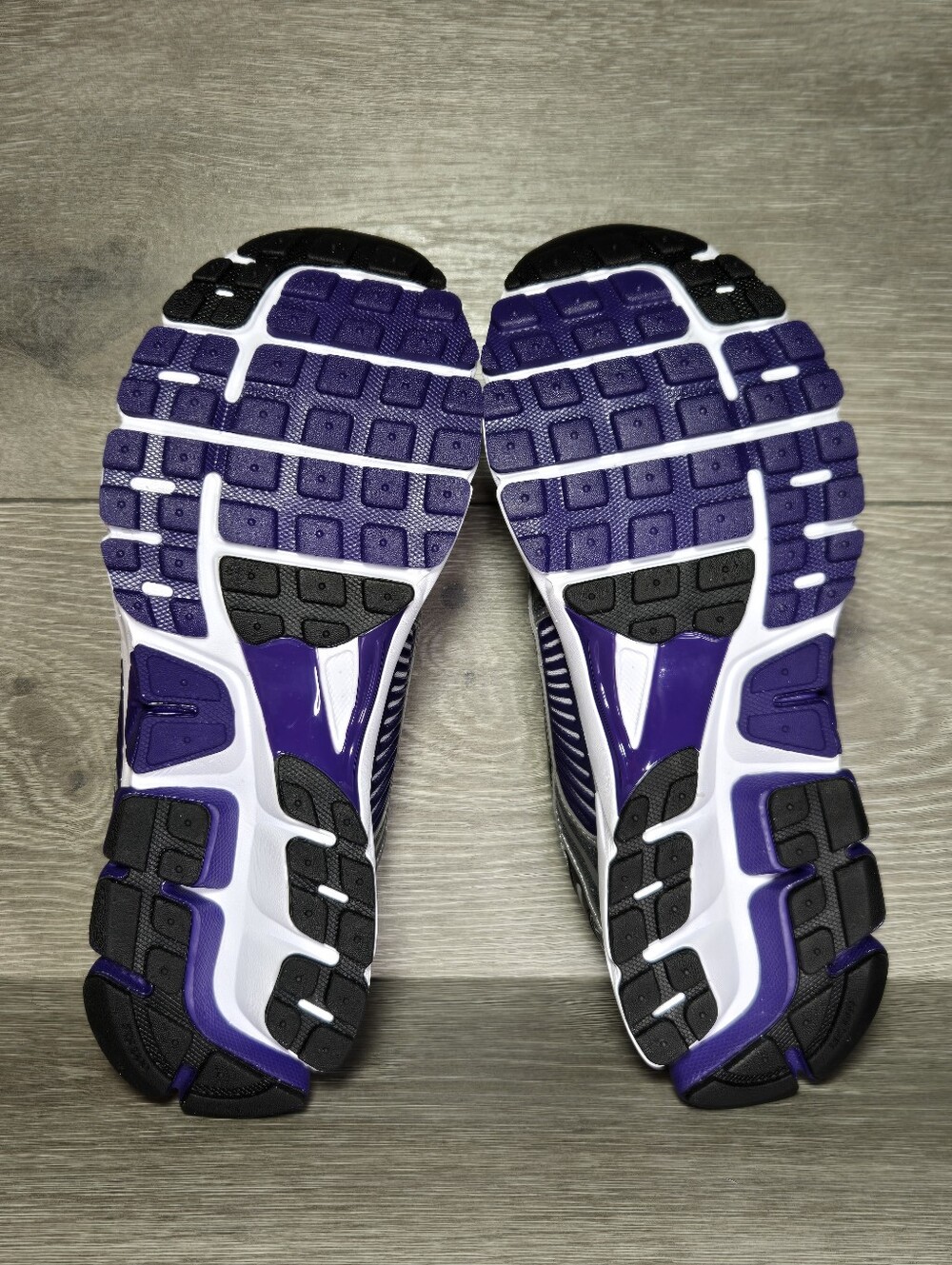 Nike Vomero 5 Metallic Silver Court Purple Black IM2220-095 Mens Size 10 New - Picture 5 of 7
